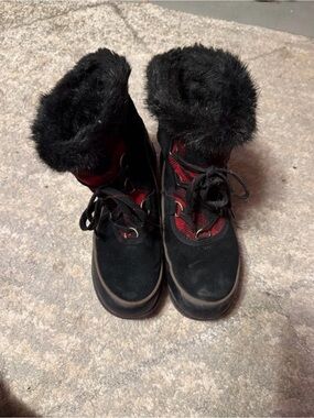 Sorel Black Suede Winter Boots with Red Accent Panels and Faux Fur Cuff